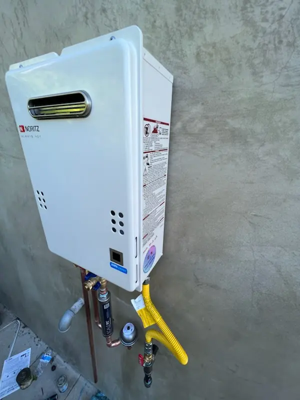 Tankless water heater installation for Kendale Lakes West homes